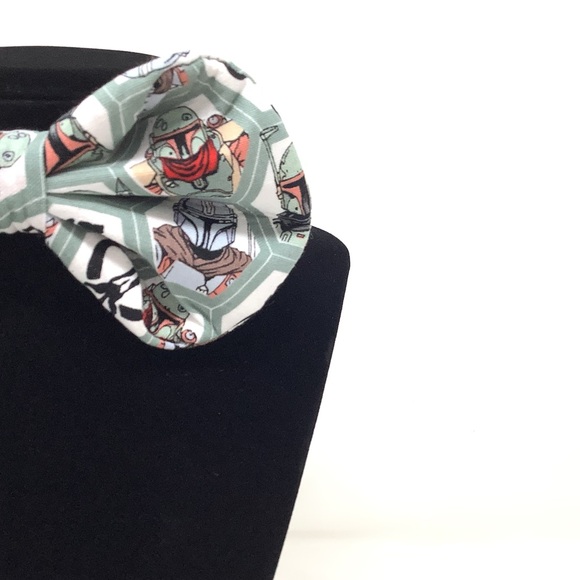 Star Wars: Mandalorian Handcrafted Bow Tie - Comic Book Collection - Picture 2 of 9